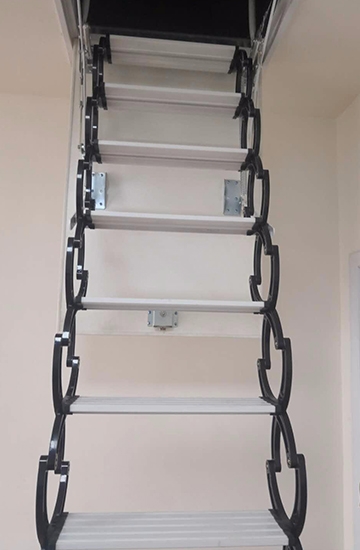 河南厂家：伸缩型楼梯的折叠方式有哪些选择？